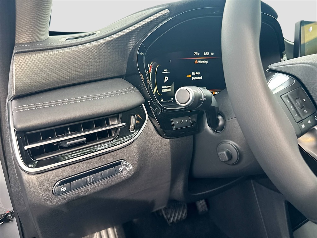 2026 Infiniti QX60 Luxe photo 10