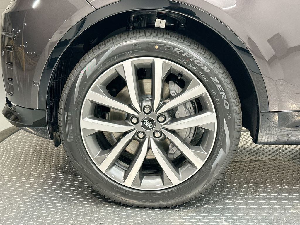2025 Land Rover Discovery SE photo 5