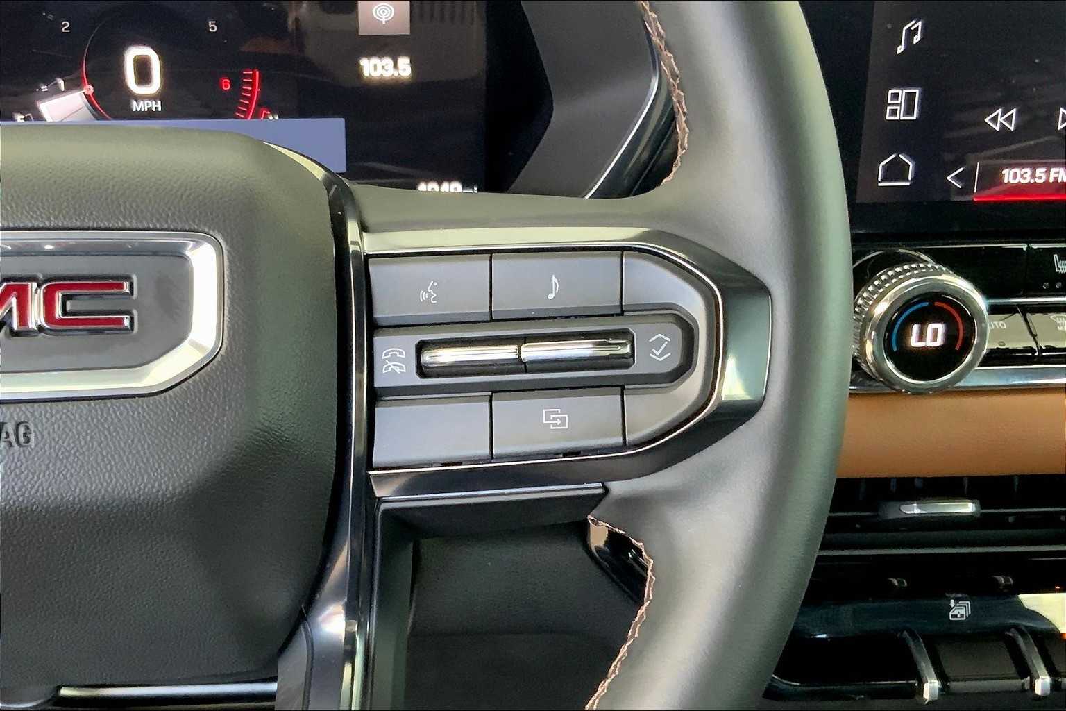 2025 Gmc Canyon AT4 photo 23