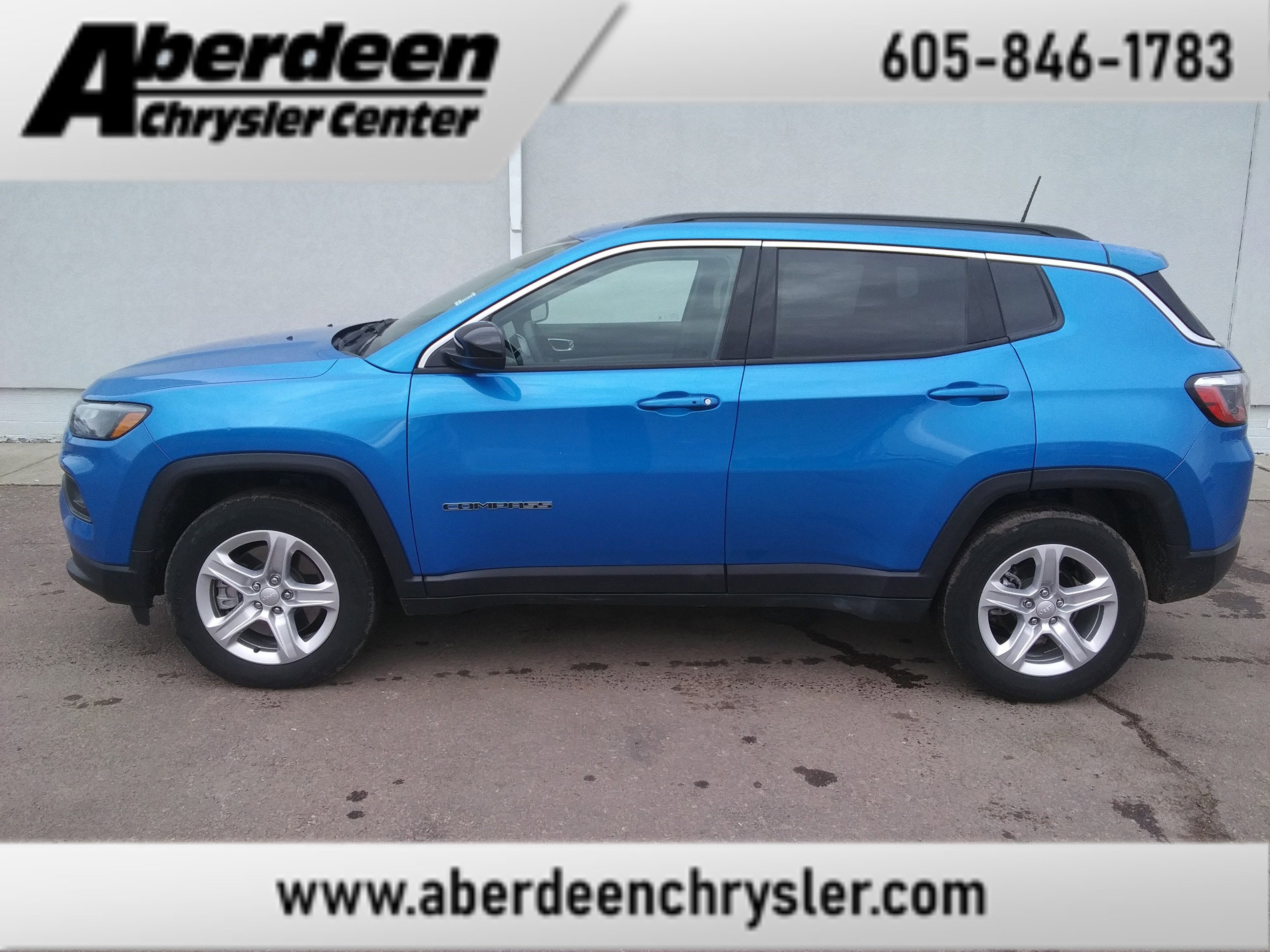 2023 Jeep Compass Latitude's photo