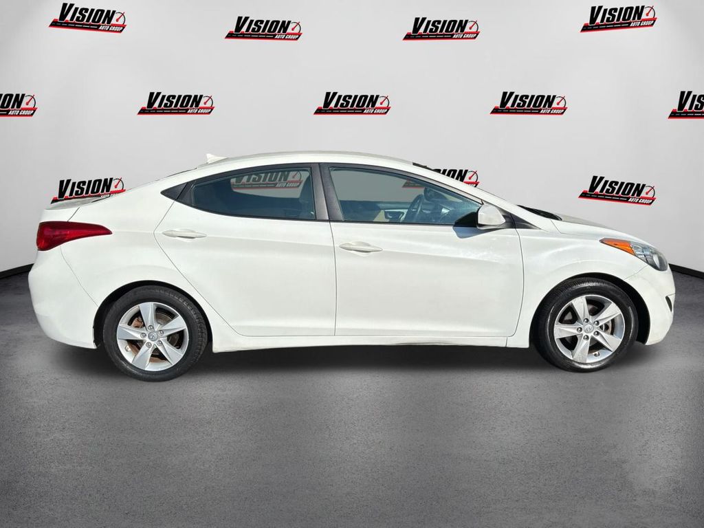 2013 Hyundai Elantra GLS photo 4