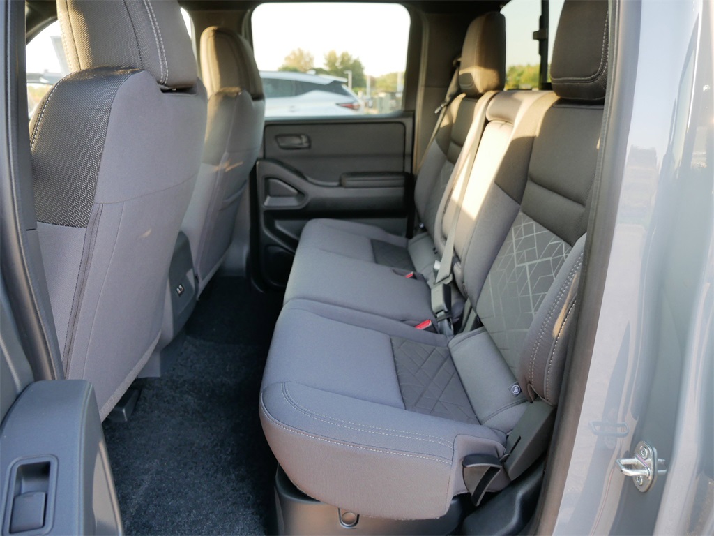 2026 Nissan Frontier SV photo 7