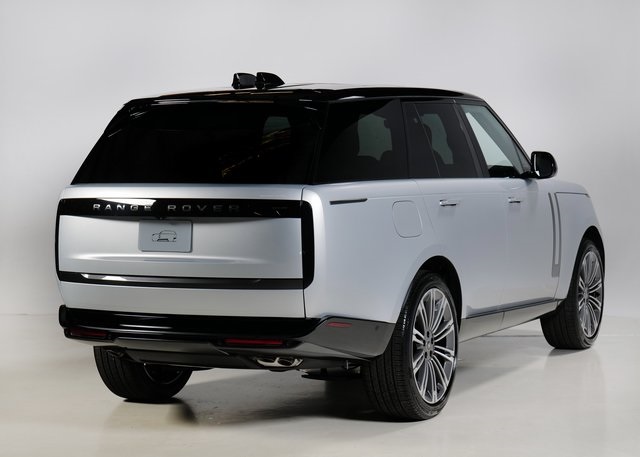 2025 Land Rover Range Rover SE photo 2