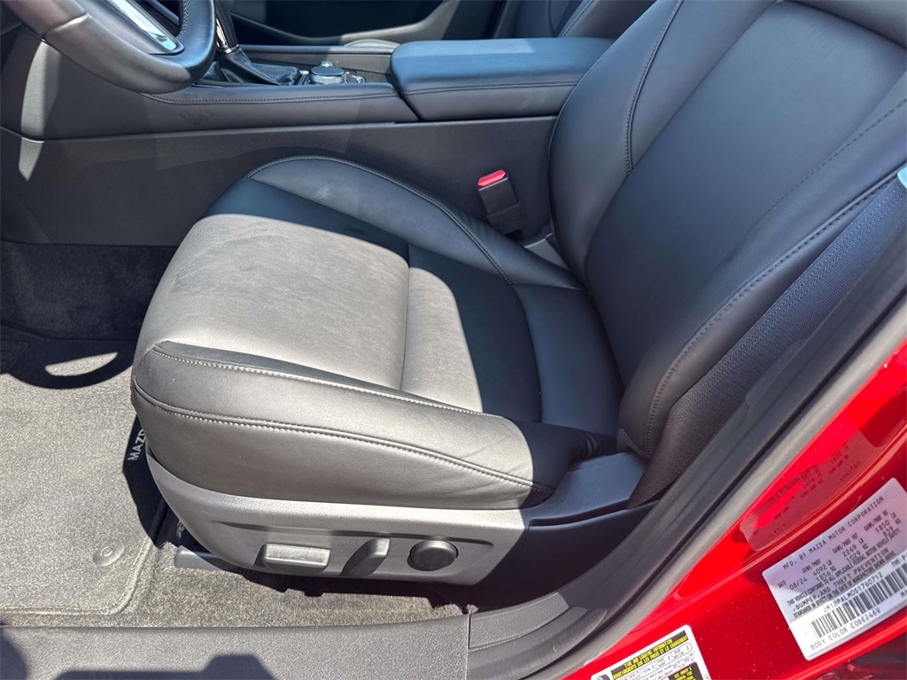 2025 Mazda Mazda3 2.5 s Preferred photo 14