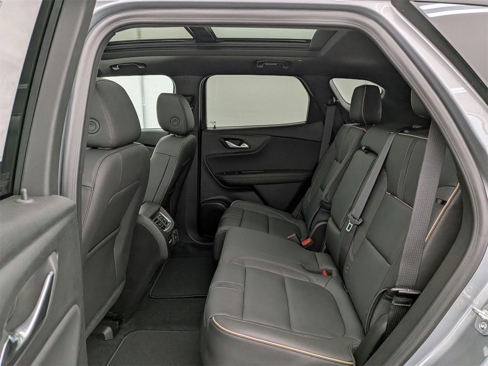 2025 Chevrolet Blazer Premier photo 19