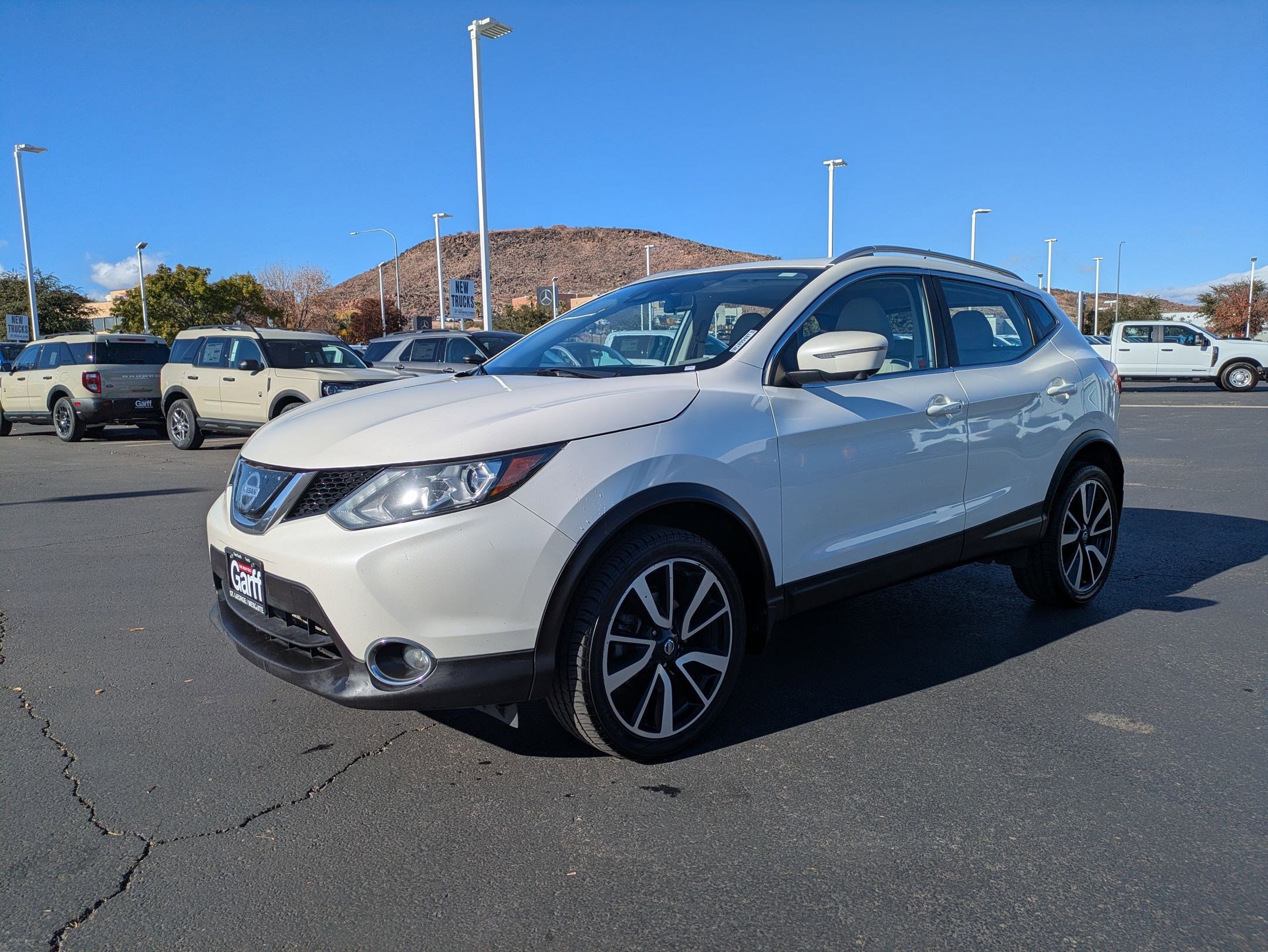 2018 Nissan Rogue Sport SL photo 3