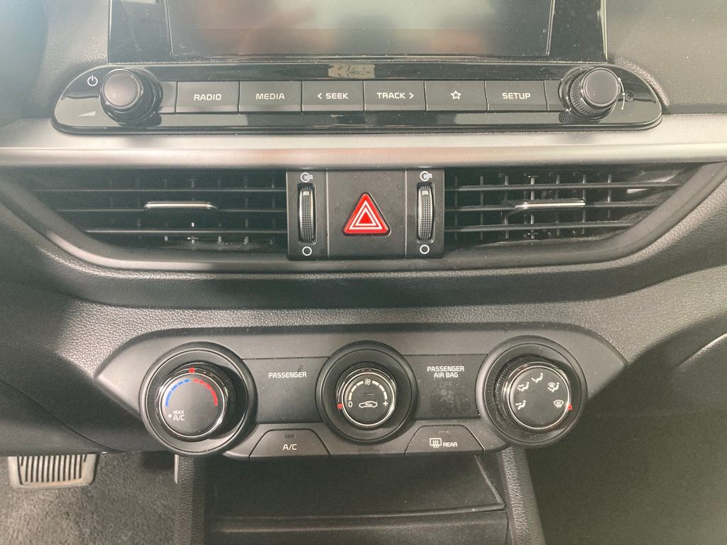 2024 Kia Forte LXS photo 3