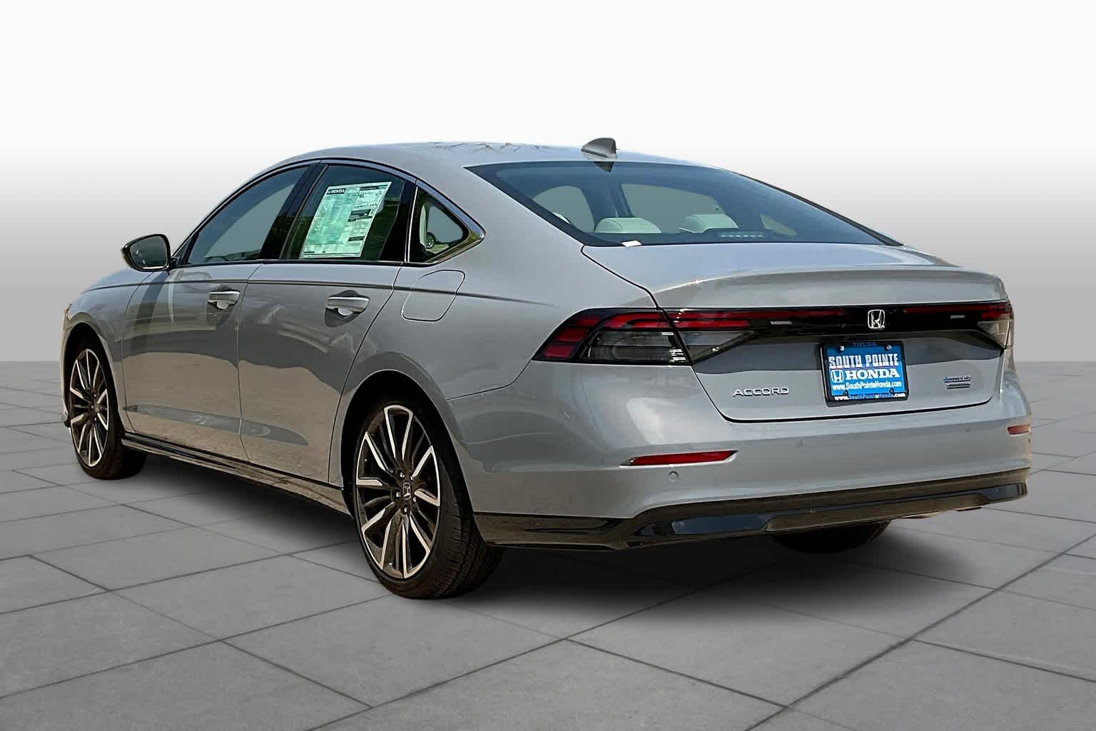 2025 Honda Accord Hybrid Touring photo 12
