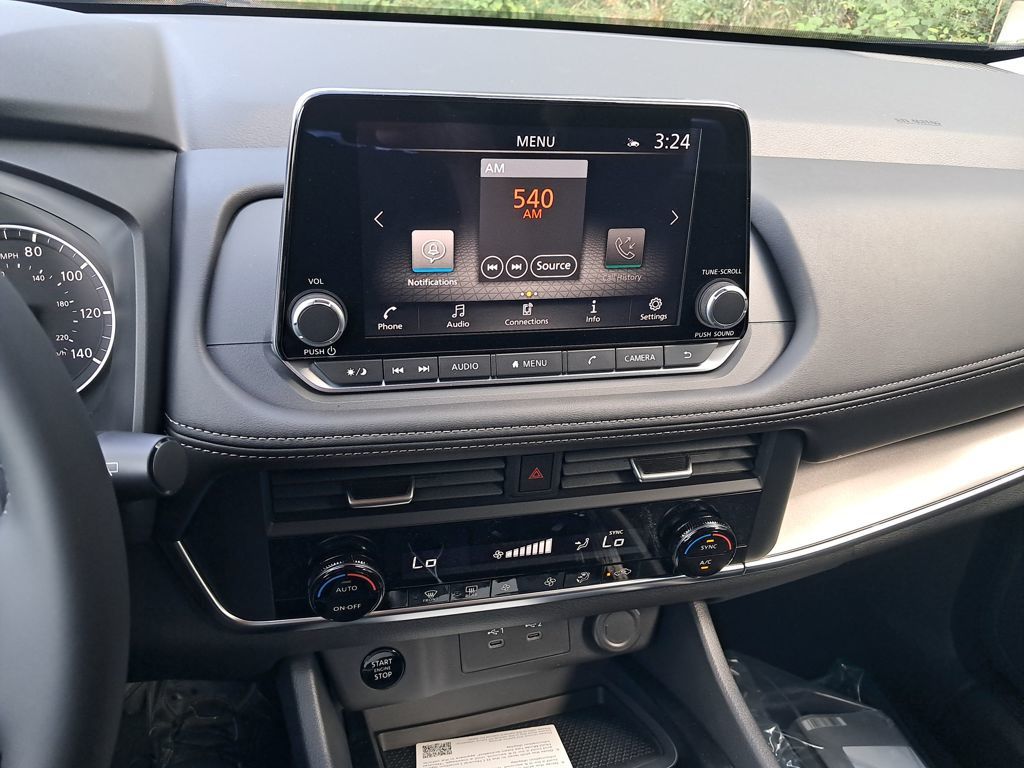 2026 Nissan Rogue SV photo 17