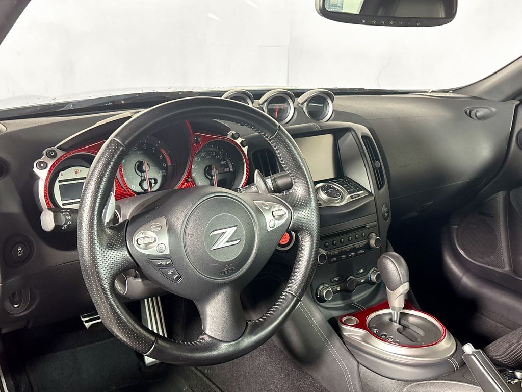 2011 Nissan 370Z Touring photo 12