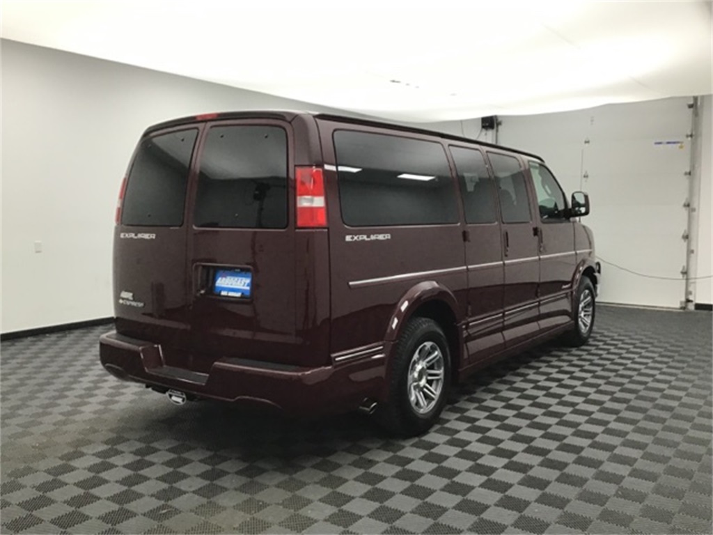 2023 Chevrolet Express photo 3