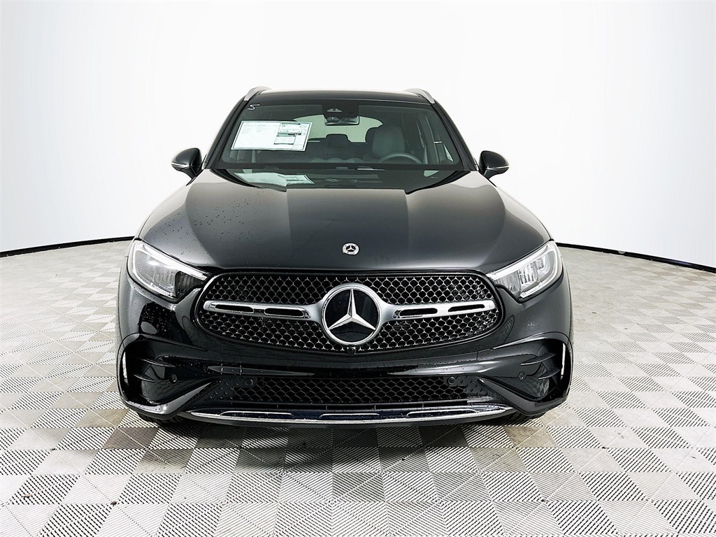 2025 Mercedes Benz GLC 300 4MATIC photo 2