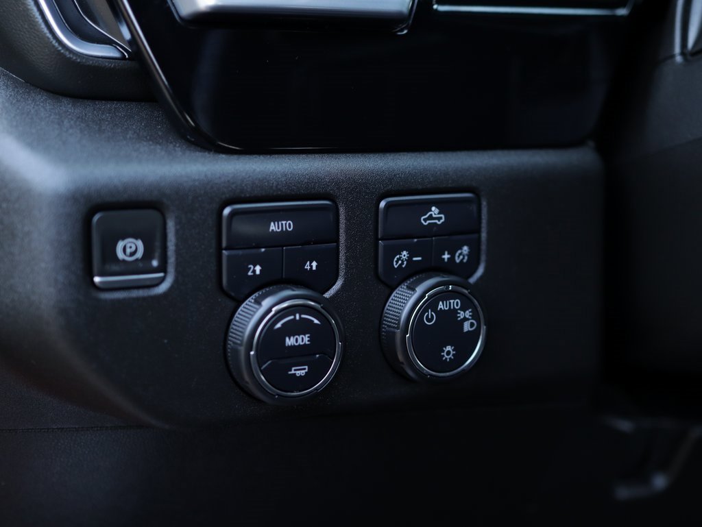 2022 Chevrolet Silverado LT photo 10