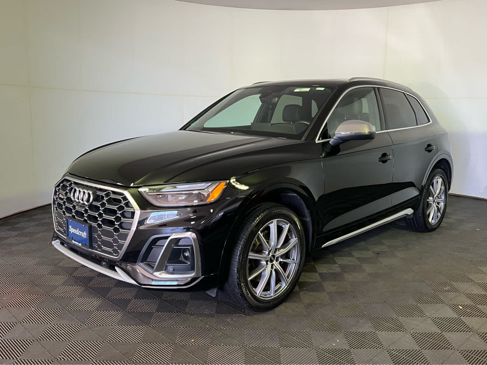 2023 Audi SQ5 Premium Plus photo 2