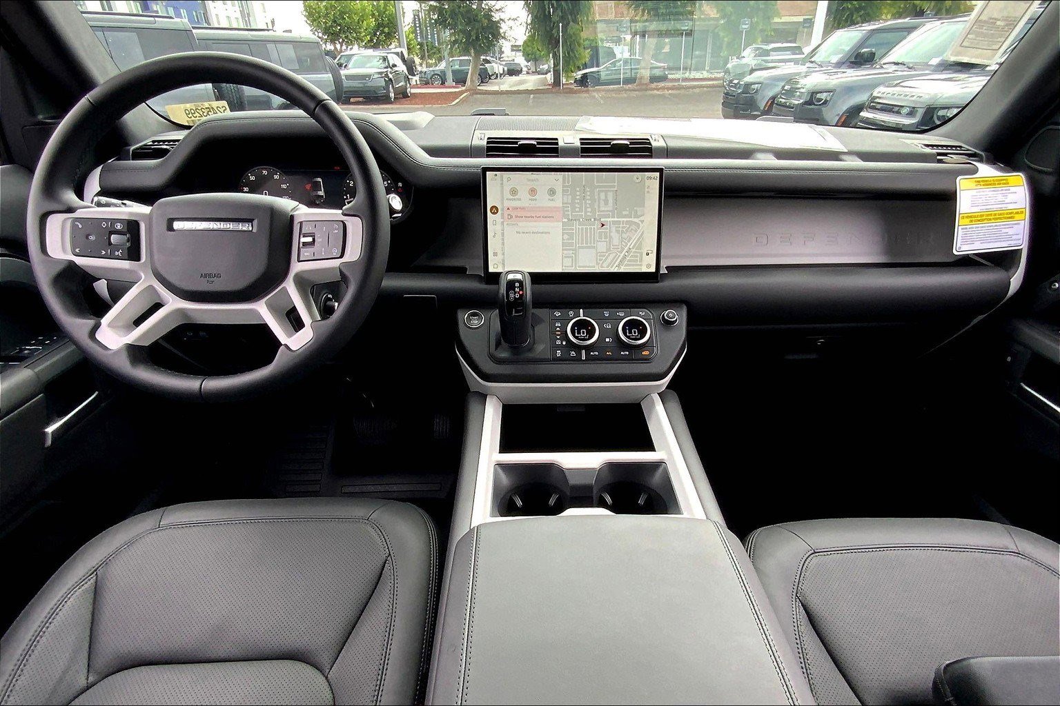 2025 Land Rover Defender 130 X-Dynamic SE photo 3