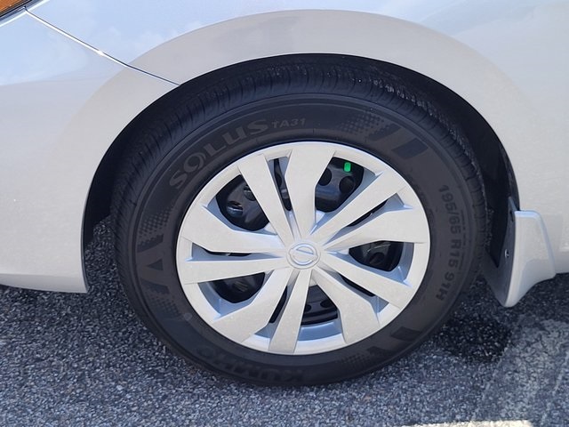 2025 Nissan Versa 1.6 S photo 8