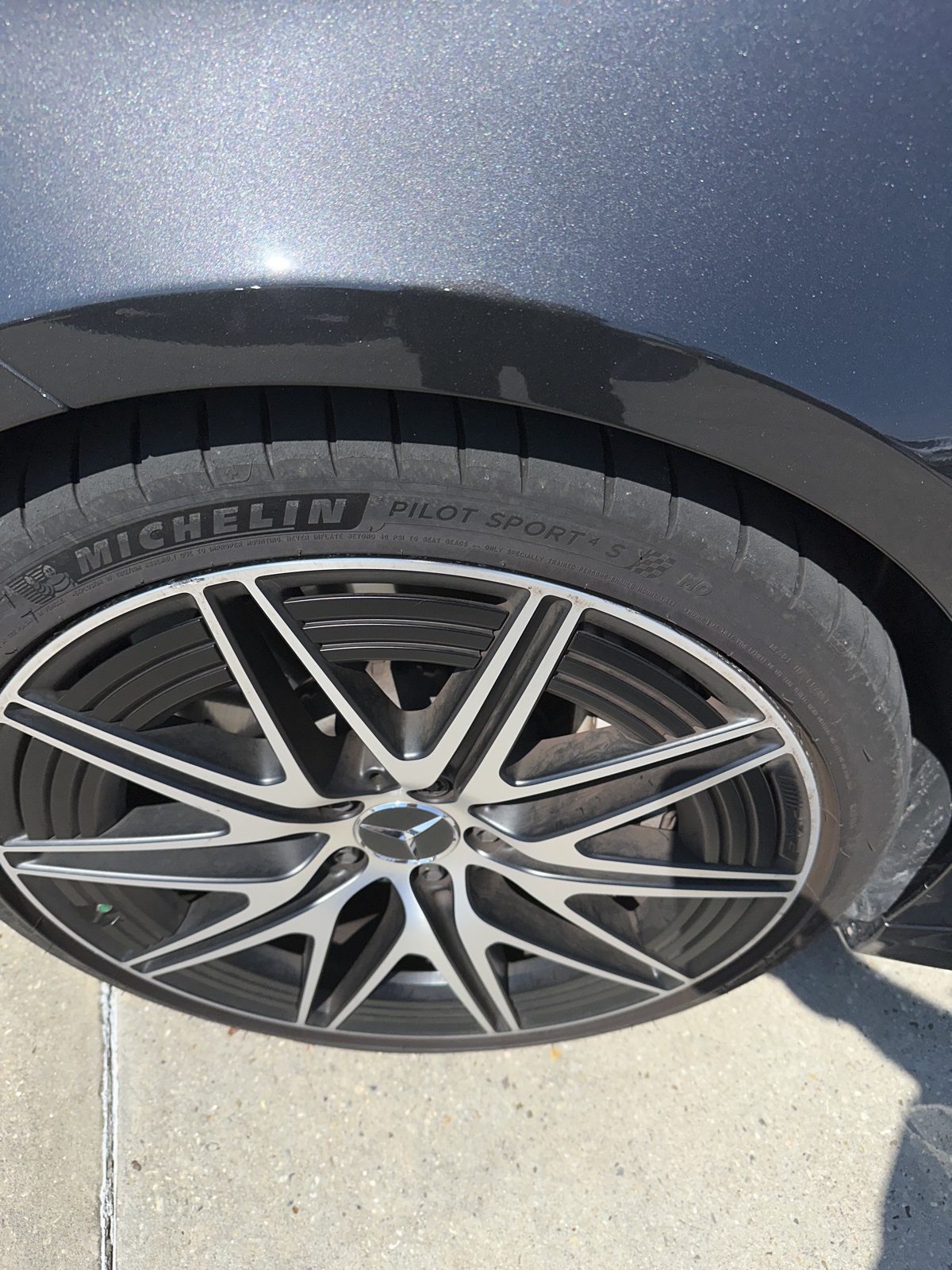 2024 Mercedes Benz C 43 photo 2