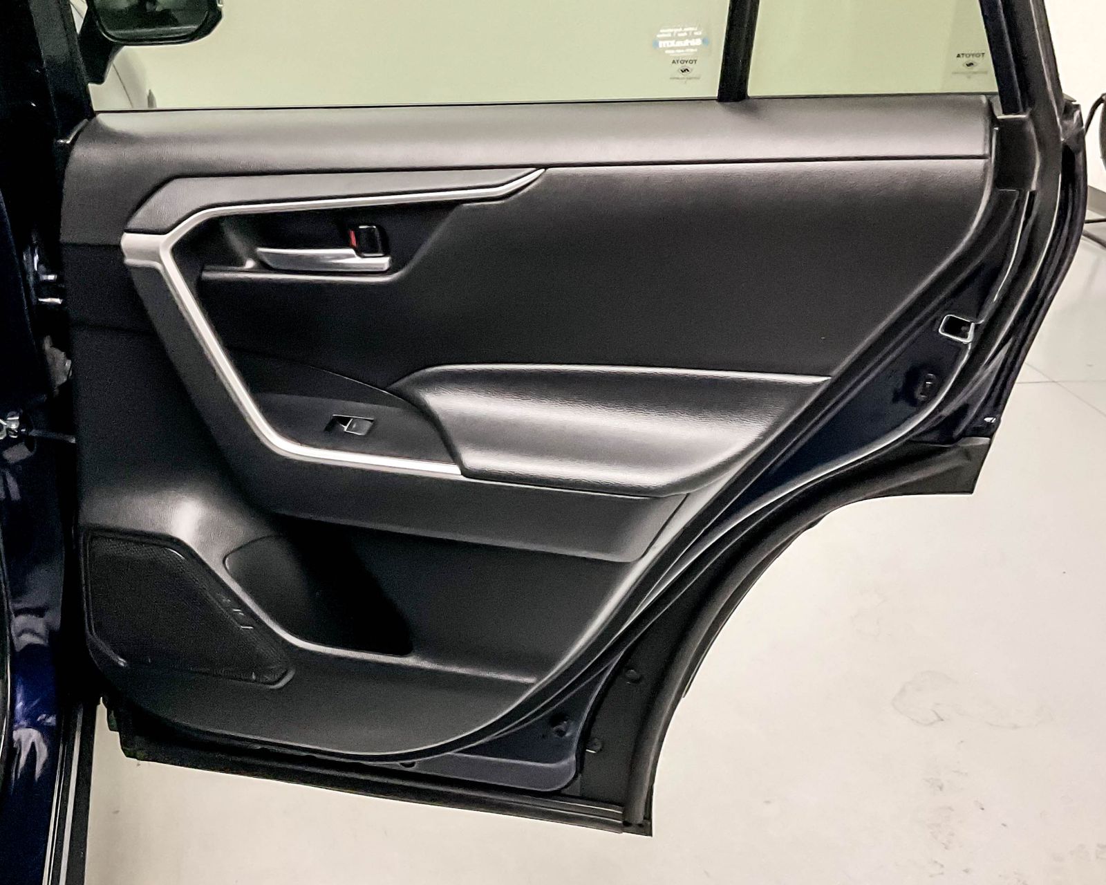 2024 Toyota RAV4 XLE photo 17