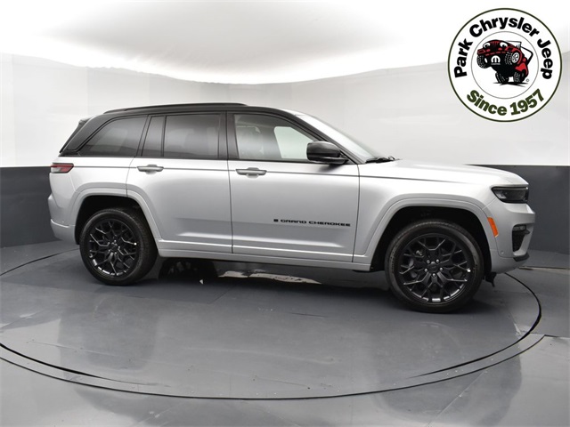2025 Jeep Grand Cherokee Summit Reserve's photo