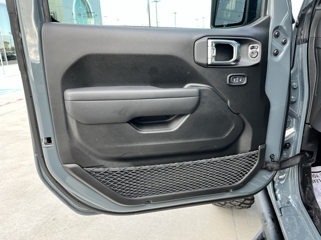 2025 Jeep Wrangler Rubicon photo 15