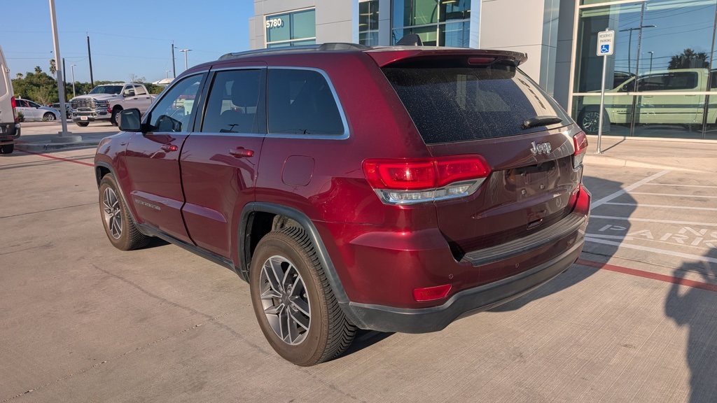 2019 Jeep Grand Cherokee Laredo photo 2