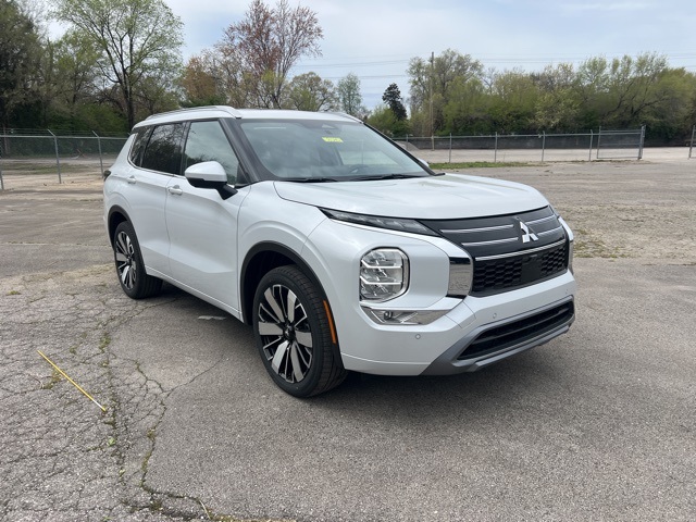 2025 Mitsubishi Outlander SEL's photo
