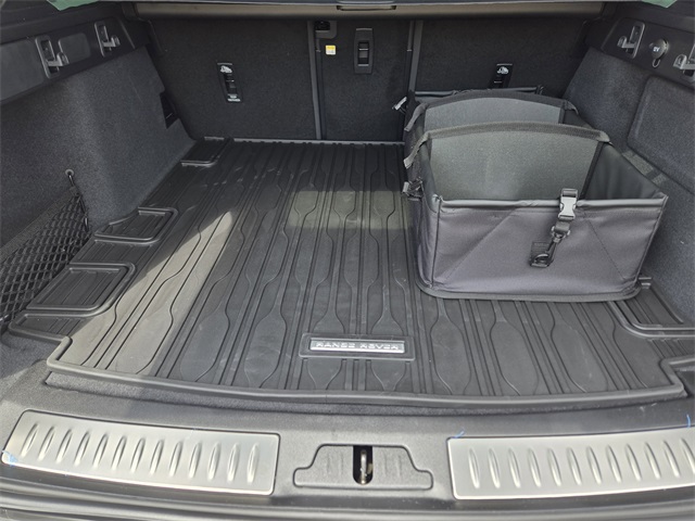 2026 Land Rover Range Rover Velar SE photo 19