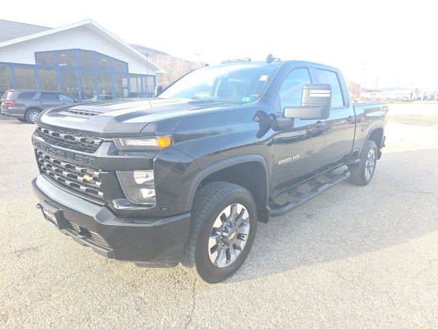 2023 Chevrolet Silverado 2500HD Custom photo 3