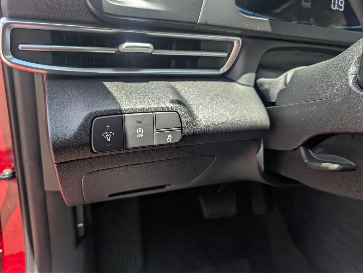 2025 Hyundai Elantra SE photo 18