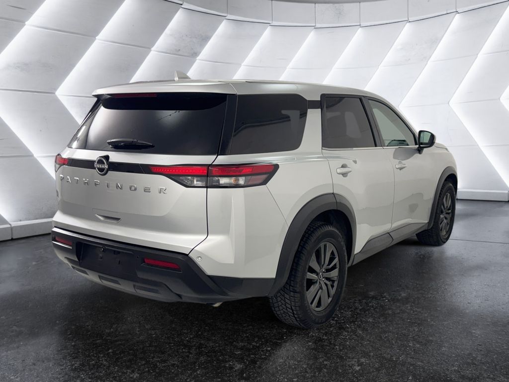 2022 Nissan Pathfinder S photo 4