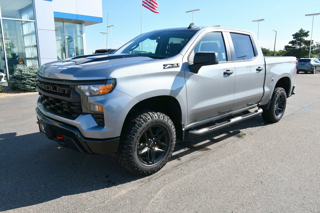Used 2023 Chevrolet Silverado 1500 Custom with VIN 3GCUDCEDXPG187675 for sale in North Branch, Minnesota
