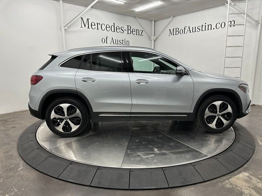 2025 Mercedes Benz GLA 250 photo 6