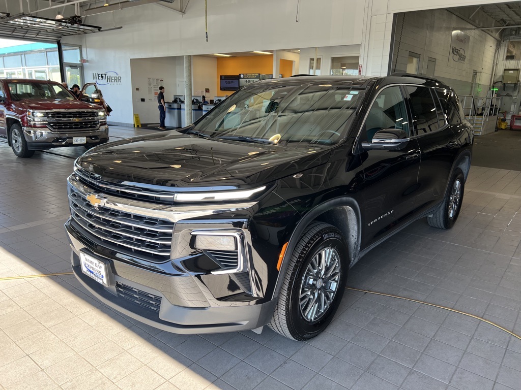 2024 Chevrolet Traverse photo 3