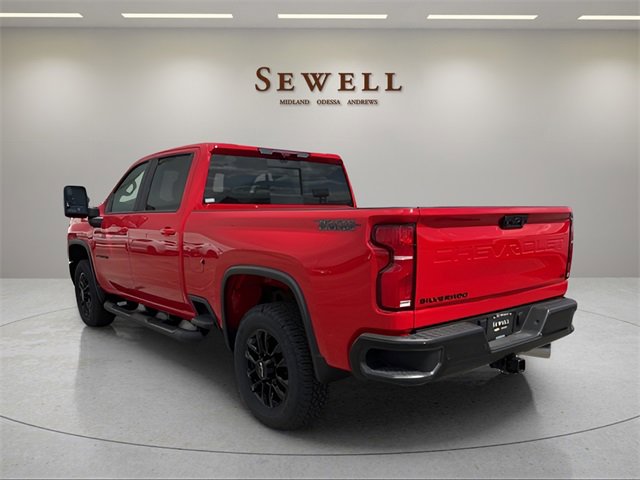 2025 Chevrolet Silverado 2500HD LT photo 3