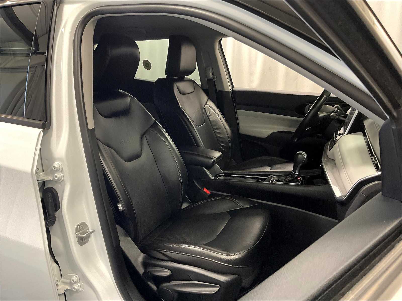 2022 Jeep Compass Limited photo 10