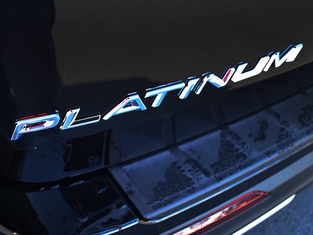 2025 Ford Explorer Platinum photo 11
