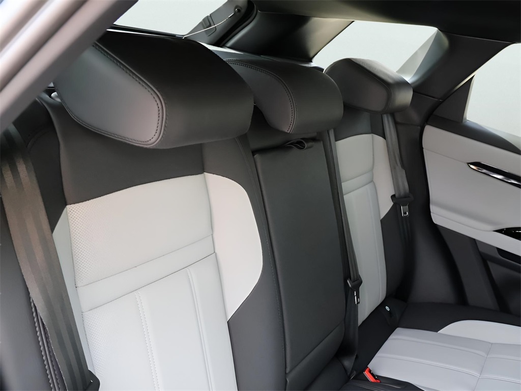 2026 Land Rover Range Rover Evoque Dynamic SE photo 11