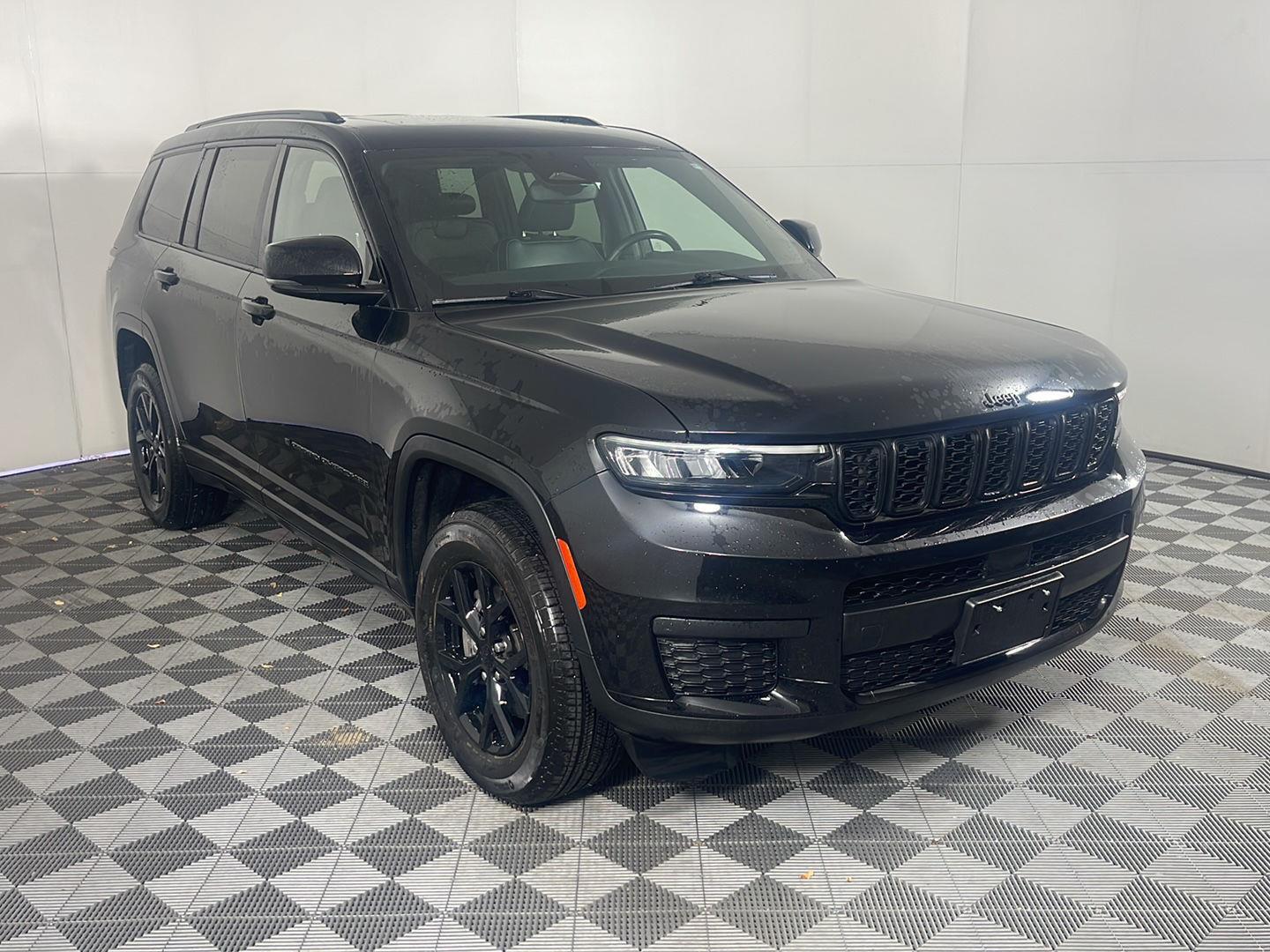 2022 Jeep Grand Cherokee Altitude photo 4