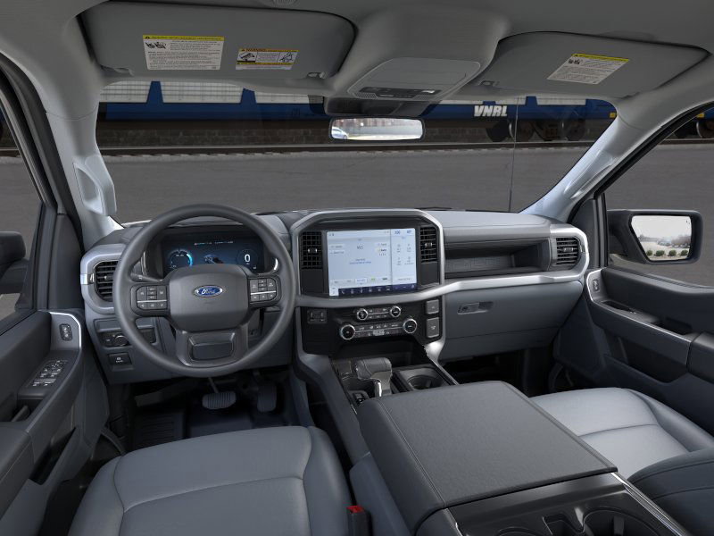 2025 Ford F-150 Lightning photo 9