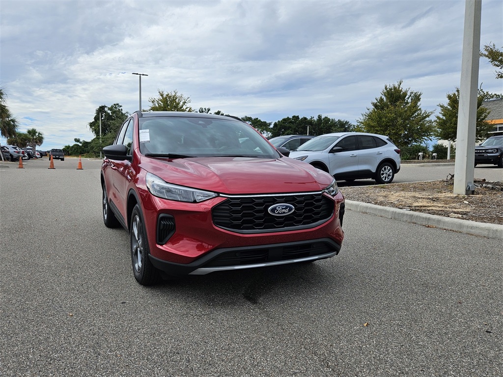 2026 Ford Escape ST-Line photo 2
