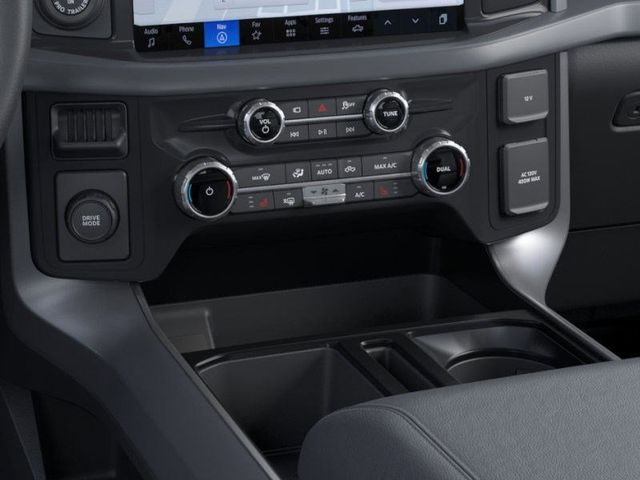 2025 Ford F-150 XLT photo 13