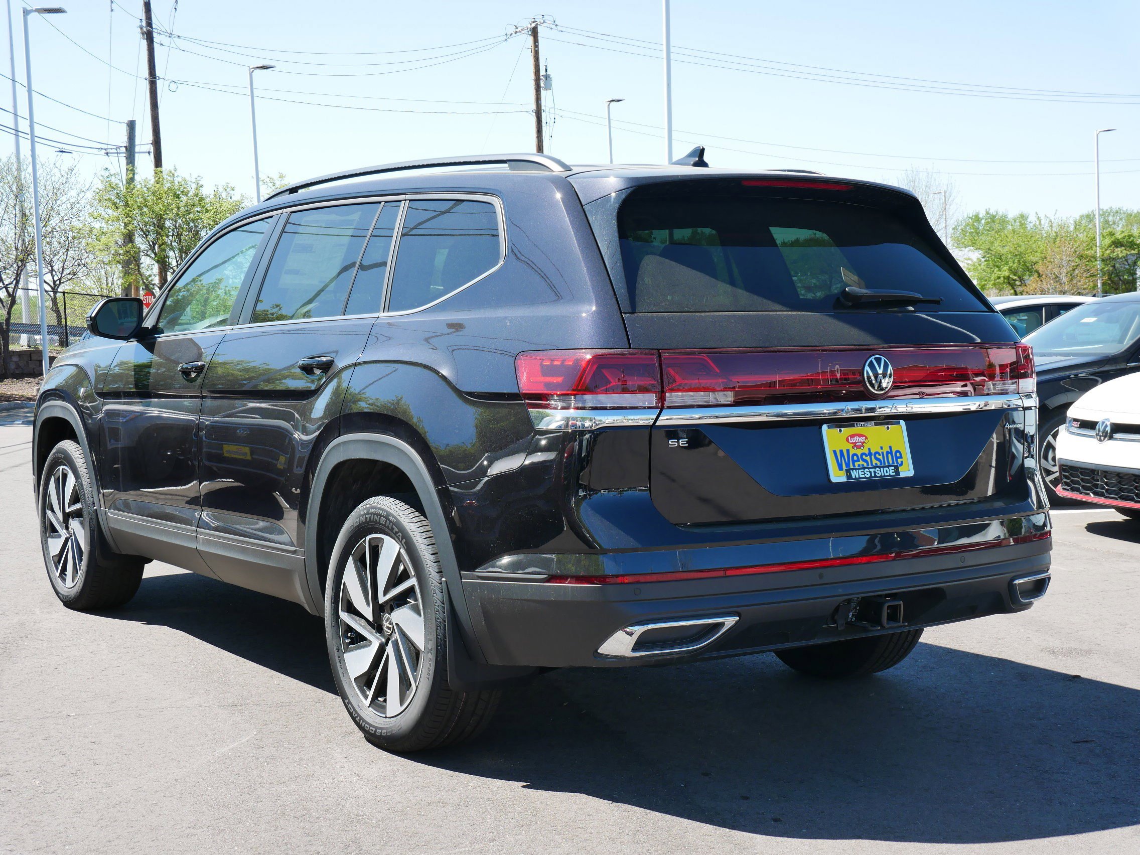 2025 Volkswagen Atlas SE Technology photo 2