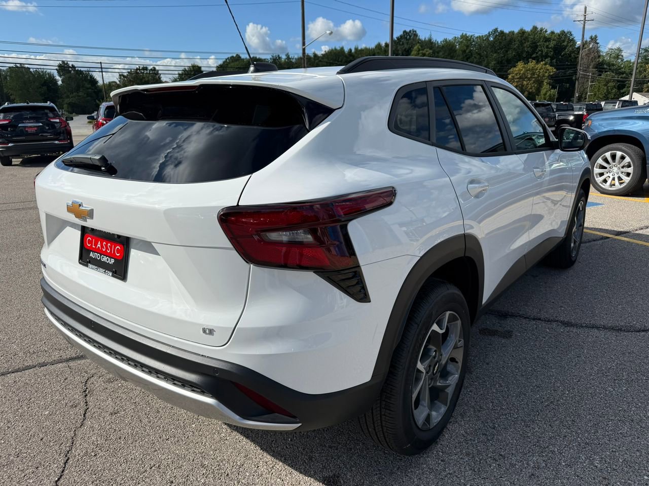 2025 Chevrolet Trax LT photo 7