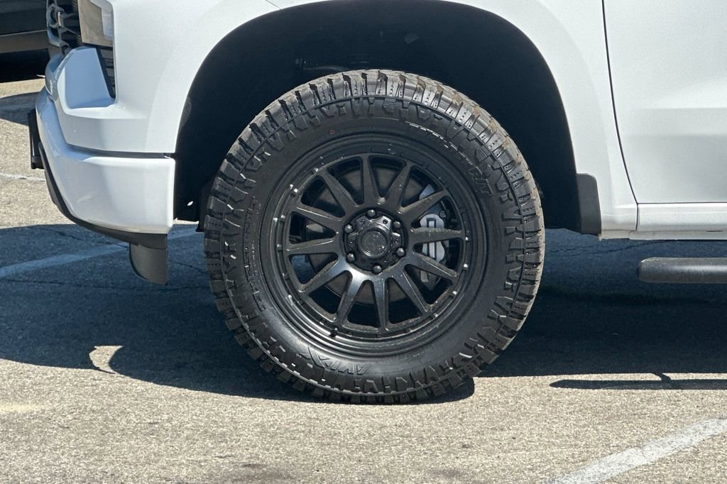 2025 Chevrolet Silverado 1500 Custom photo 30