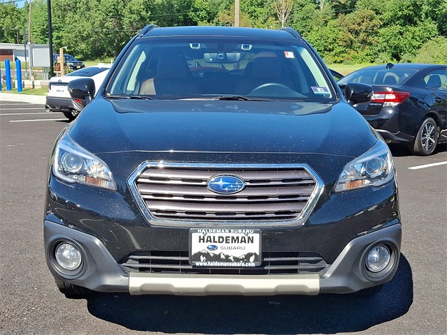 2017 Subaru Outback 2.5i Touring photo 2
