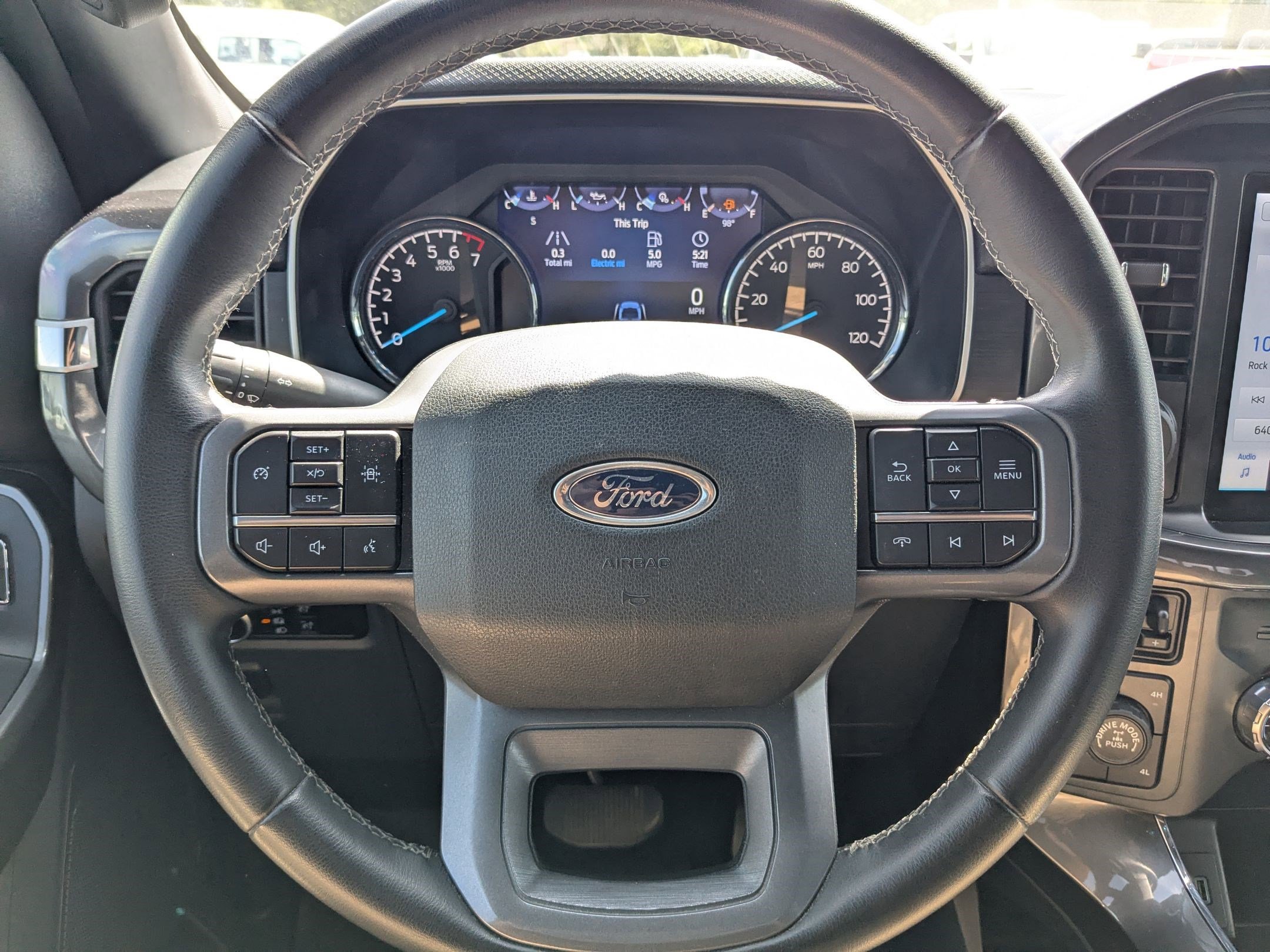 2023 Ford F-150 XLT photo 14