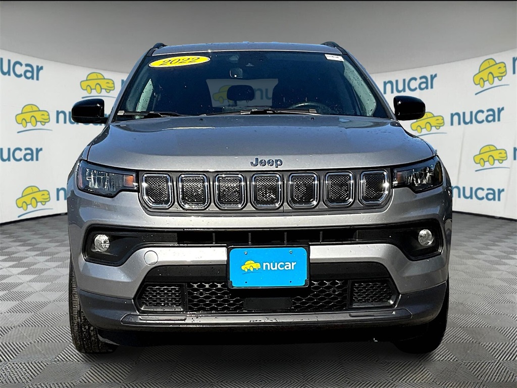2022 Jeep Compass Latitude photo 2