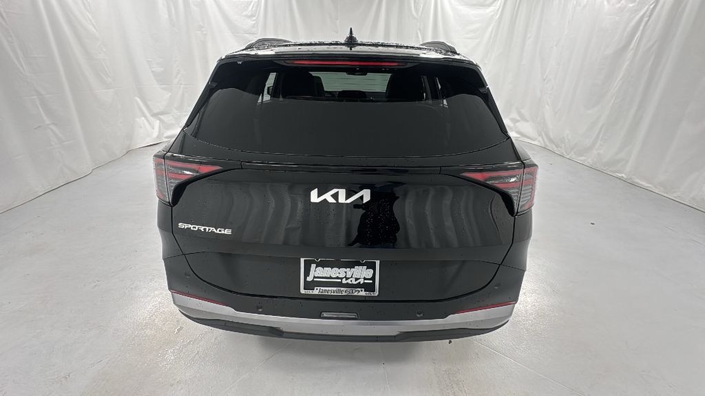 2026 Kia Sportage EX photo 3