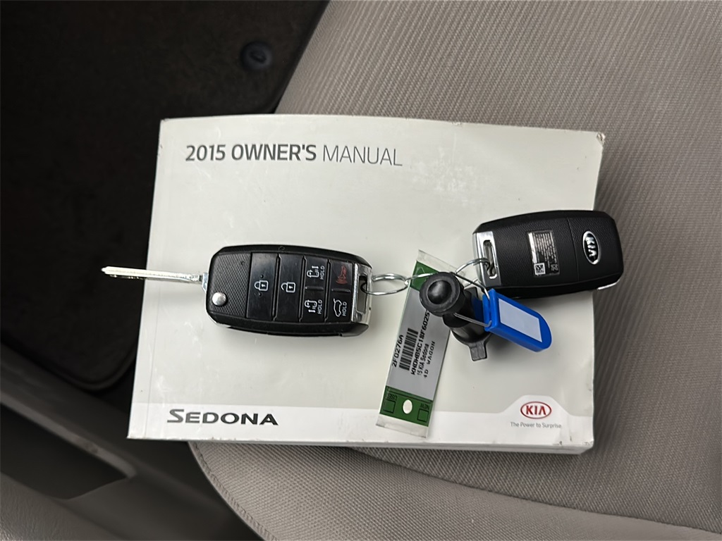 2015 Kia Sedona LX photo 22