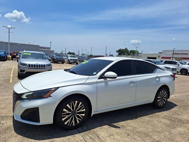 2023 Nissan Altima 2.5 SV photo 9